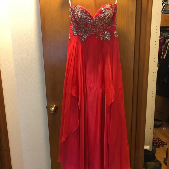 Prom dress - Picture 2 of 5